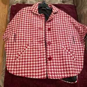 Red and white houndstooth cape